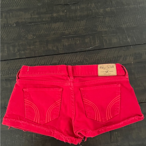 Hollister women’s Jean shorts red cuffed Size 0 W24 - Picture 2 of 2